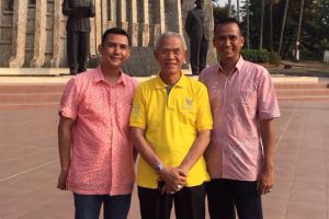 bersama-pemilik-rm-sederhana-bustaman-dalam-acara-tv-asia-food-chanel-program-food-war