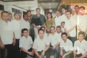 sby-dan-bu-ani-makan-di-sari-bundo