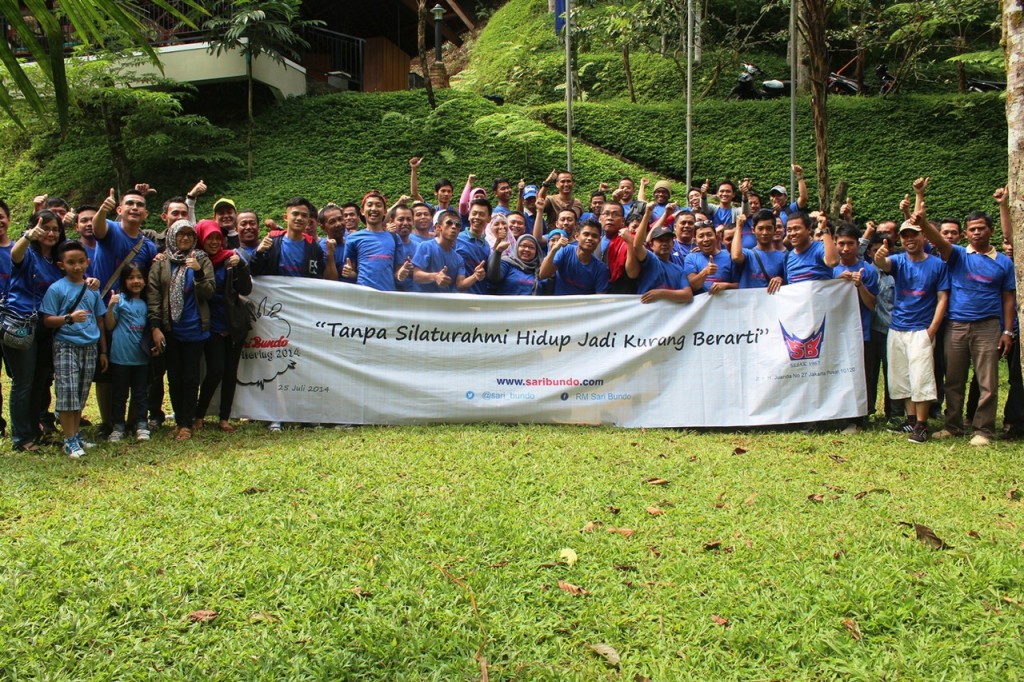 gathering-rumah-makan-padang-sari-bundo