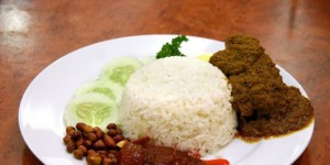 daun-singkong-dan-gulai-nangka