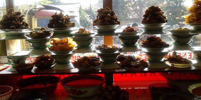 di-padang-malah-tidak-ada-rumah-makan-padang-penjual-masakan-padang