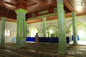 Masjid Berumur Ratusan Tahun Masih Berdiri Kokoh di Tepi Danau Maninjau 5