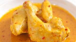 Simak Cara Makan Sehat di Rumah Makan Padang