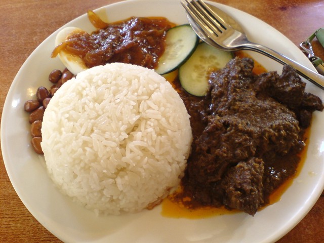 Daging Sapi Mahal, RM Padang Kurangi Masak Rendang