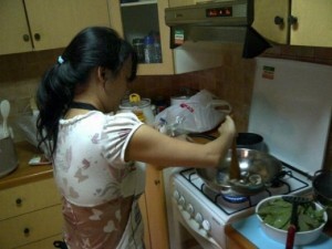 1 Cewek Padang Harus Bisa Masak, Karena Katanya Masakan Padang Itu Enak