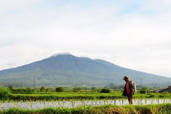5 Gunung di Sumbar Yang Bisa Kamu Daki Minimal Sekali Seumur Hidup