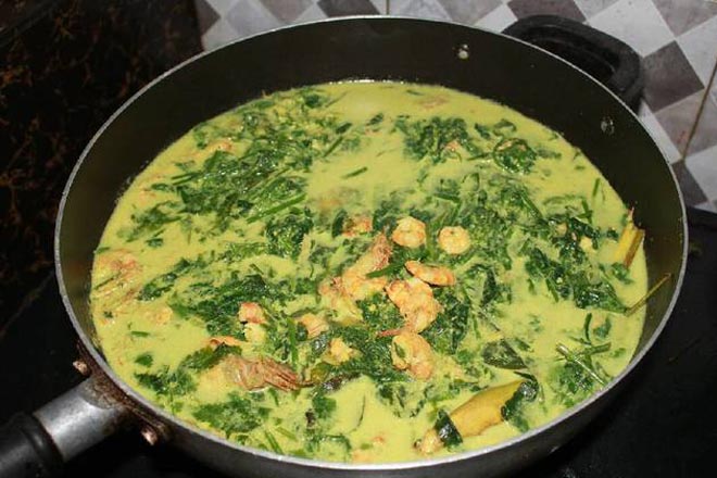Gulai Pakis Campur Udang, Masakan Rumahan Spesial Khas Padang