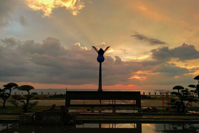 Tugu Perdamaian Daya Tarik Baru di Pantai Padang, Oleh-Oleh MNEK 2016