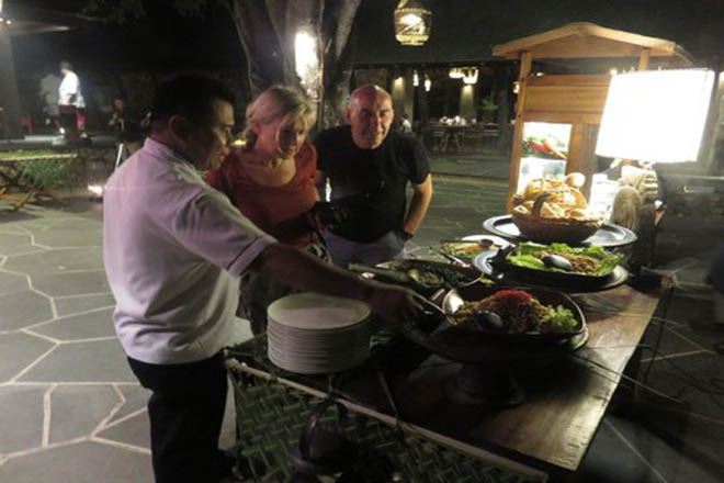 Padang Night, Ajang Pengenalan Masakan Indonesia ke Turis