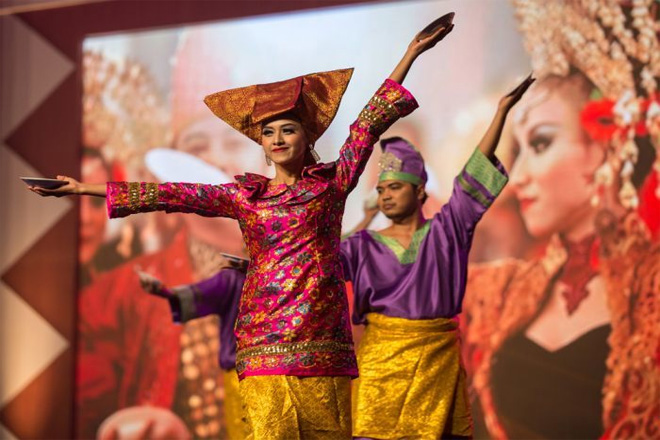 Kenalkan Tradisi Minang Melalui Festival Pesonan Budaya Minangkabau