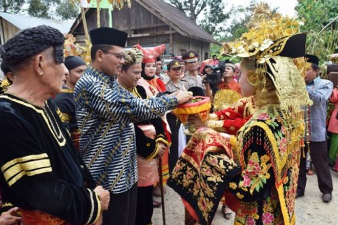 Revitalisasi Adat Babaliak ka Surau Harus Ditegakkan