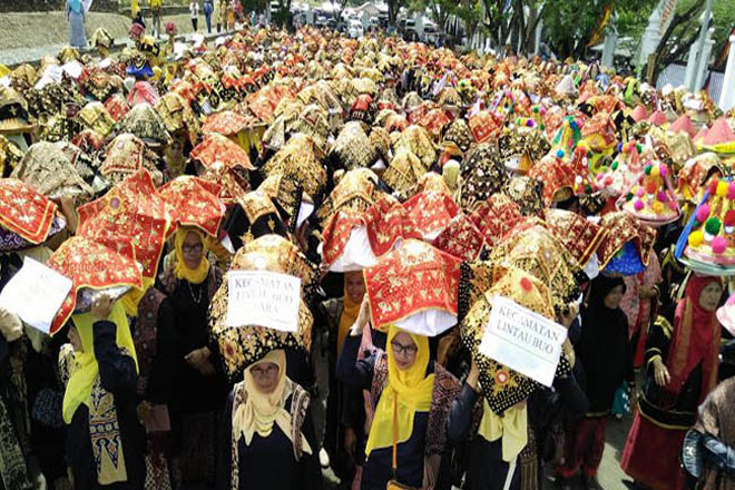 Ribuan Bundo Kanduang Semarakkan Festival Budaya Minangkabau