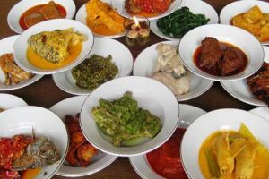 Aroma dan Kelezatan Masakan Padang di Bumi Laos