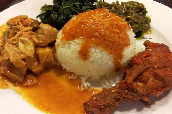 Cara Sehat Menyantap Masakan Padang Tanpa Khawatir Kolesterol