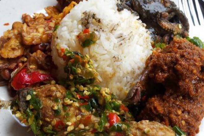 Simak 4 Rahasia Membuat Masakan Padang yang Lezat