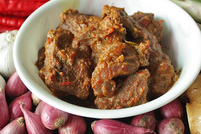 Jangan Cuma Makan, Ini Sejarah Rendang yang Harus Kamu Tahu