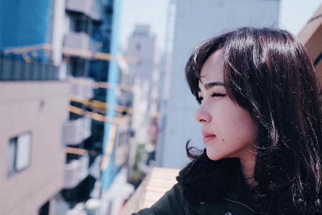 Artis Ini Bernazar Kenakan Baju Adat Minang Sambil Jual Sate Padang, Mengapa