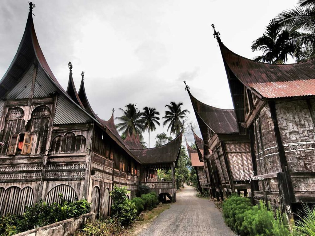 nagari saribu rumah gadang