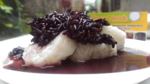 Kuliner di Jam Gadang lamang tapai