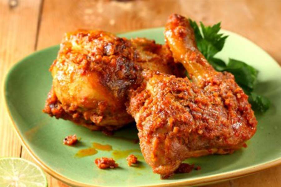 menu favorit rumah makan padang ayam bakar