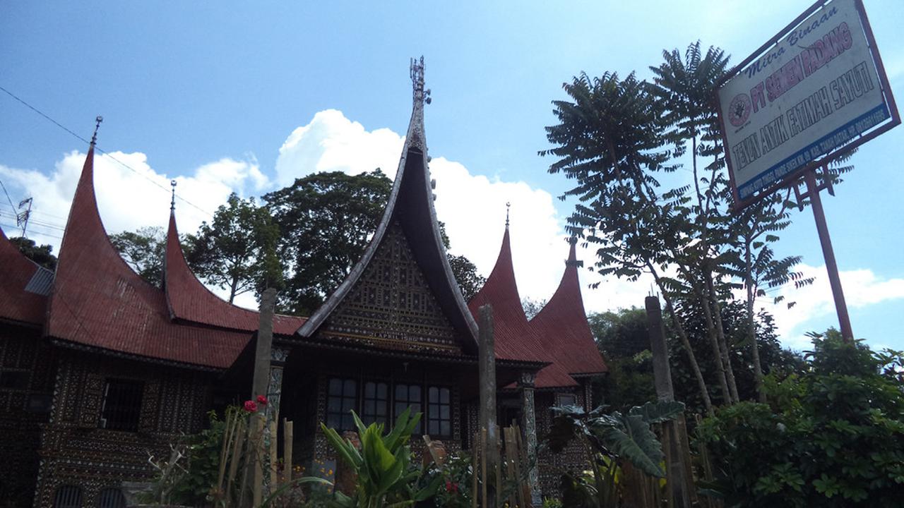 Pandai Sikek, Sebuah Cerita Masyarakat Penenun di Minangkabau