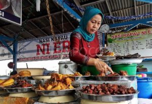 Nasi Kapau Jam Gadang yang Melegenda