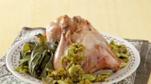 Daftar Menu Wajib yang Selalu Tersedia di Rumah Makan Padang ayam pop