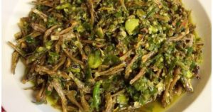 Daftar Menu Wajib yang Selalu Tersedia di Rumah Makan Padang terong teri
