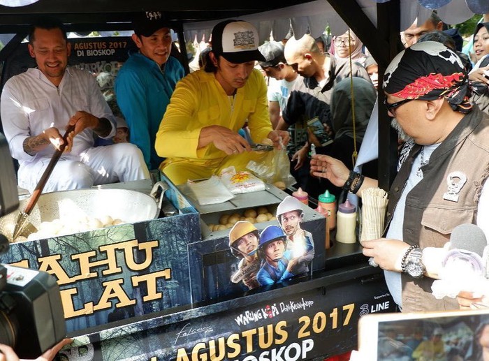 Makan Nasi Padang, Resep Menjaga Stamina 'ala' Indro Warkop