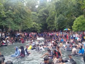 Ribuan Masyarakat Minang Ikut Tadisi Balimau Jelang Ramadhan