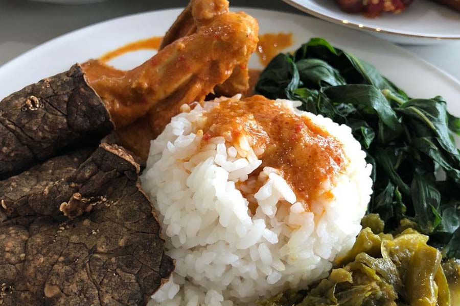 Kumparan.com Sebut Sari Bundo Sebagai Restoran Padang Legendaris u/ Santap Siang