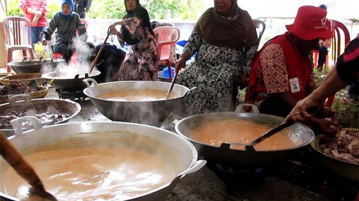 Setelah Lombok, Kini Palu Juga Dibantu 1 Ton Rendang Lebih oleh Warga Padang