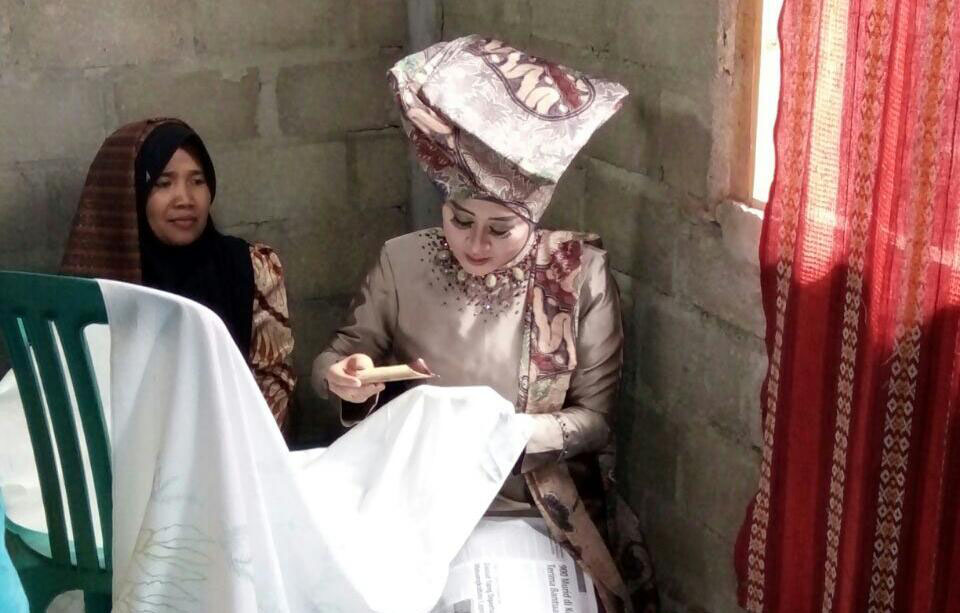 Berkunjung ke Nagari Lumpo, Produsen Batik Minangkabau