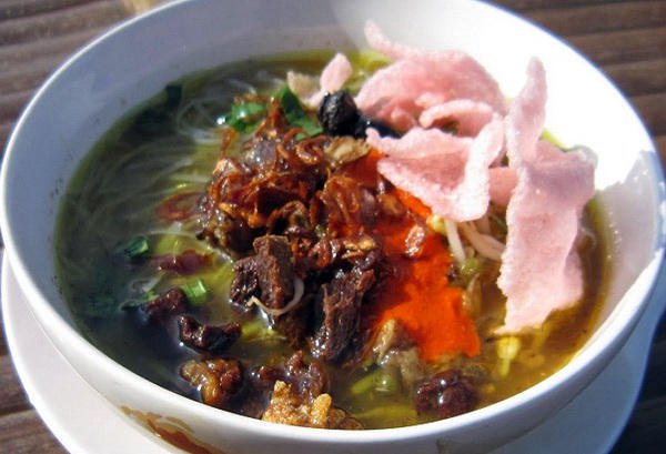 Tapi, jangan pernah lupa juga kalau di Minang, banyak makanan lain yang rasanya tak kalah yahud. Beberapa di antaranya bahkan makanan rumahan yang bisa Anda buat sendiri.