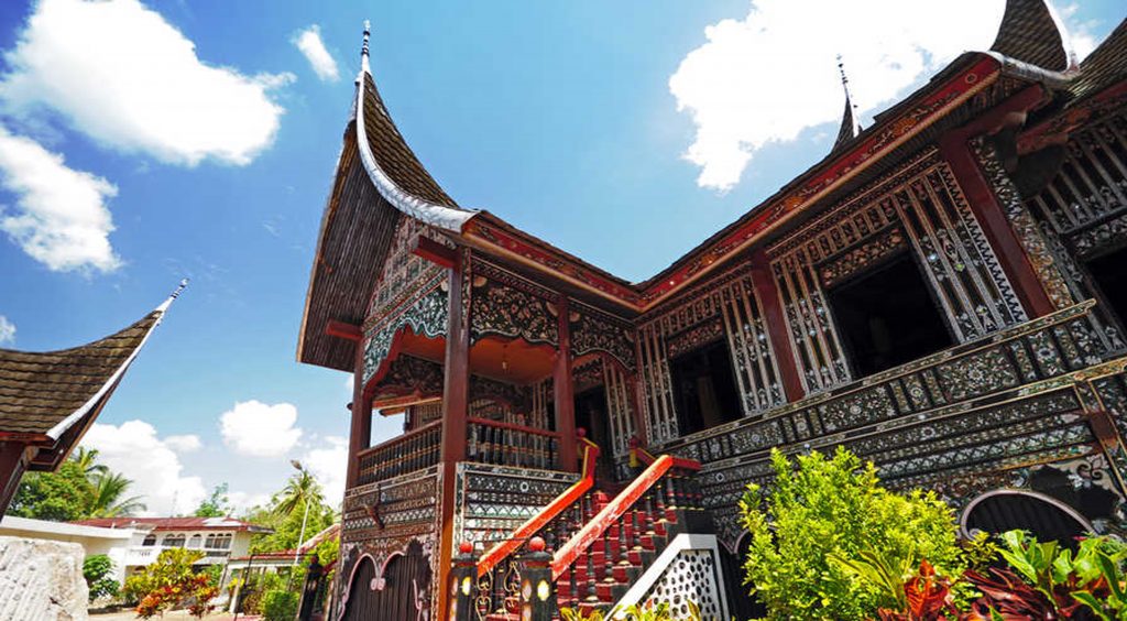 Cara Berlibur ke Padang ala Backpacker, Ini Tipsnya