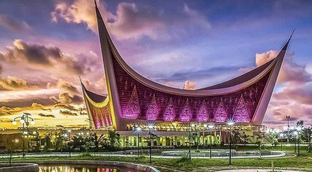 Uniknya Masjid Raya Sumatera Barat, Destinasi Wisata Religi di Kota Padang