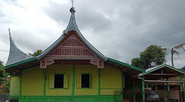 Berumur 1,5 Abad Surau Tarok Tetap Kokoh Dengan Pilar-pilar Kayunya Berumur 1,5 Abad Surau Tarok Tetap Kokoh Dengan Pilar-pilar Kayunya