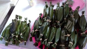 putu kambang daun pisang