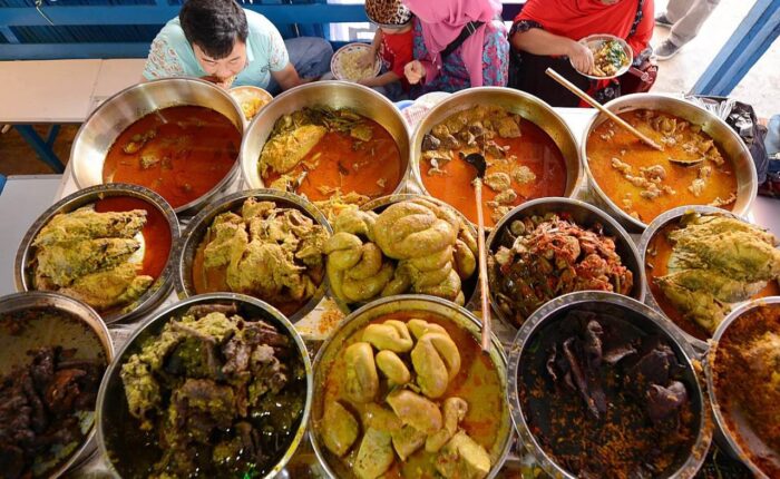 Beda Nasi Kapau dan Nasi Padang?
