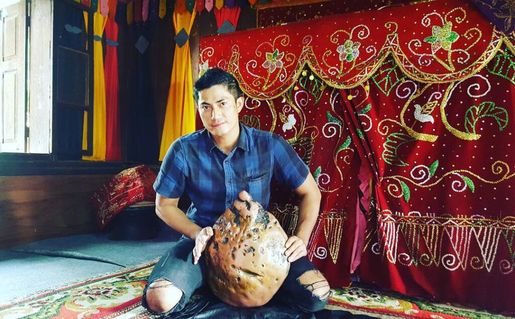 indra_rooney batu angkek-angkek