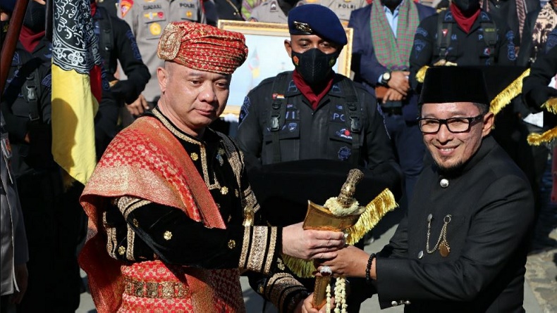Benda Pusaka Raja Minangkabau Akhirnya di Kembalikan ke Asalnya Istana Pagaruyung
