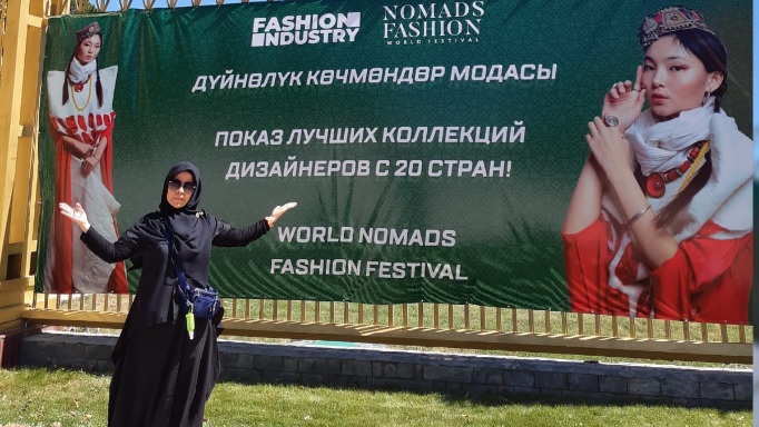 Keren! Tenun Minangkabau Ikut Ramaikan World Nomads Fashion Festival di Kyrgyzstan