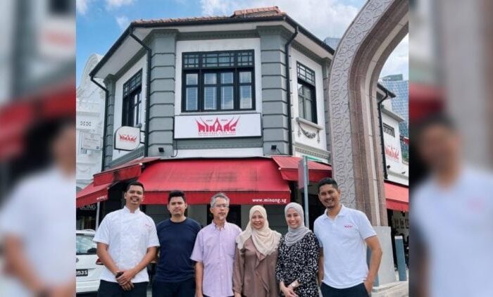 Berawal dari Warung Pinggir Jalan, Rumah Makan Minang di Singapura Sukses Hingga Generasi ke Tiga