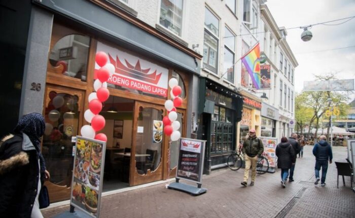 Kisah Pemilik Waroeng Padang Lapek yang Terkenal Seantero Den Haag