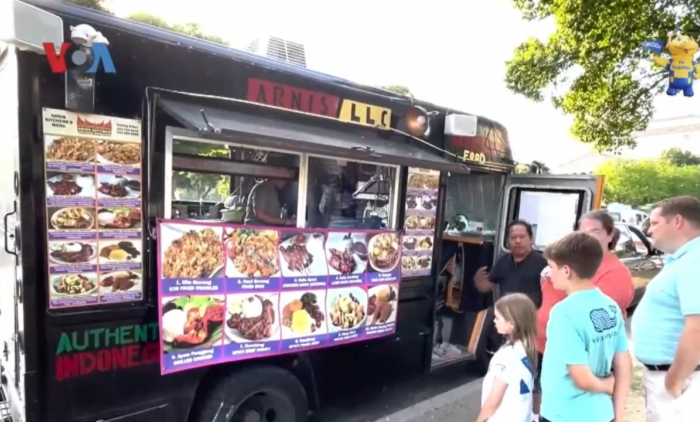 Unik, Inilah Penampakan Nasi Padang Food Truck di AS