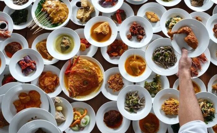 Inilah Alasan Kedai Nasi Asal Sumbar Disebut Rumah Makan Padang