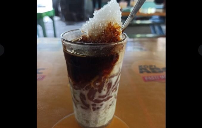 Gokil! Demi Menyantap Es Cendol di Padang, Pria Ini Rela Terbang dari Jakarta