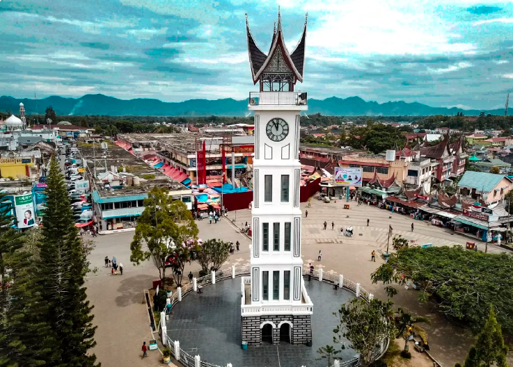 Wisata Bukittinggi yang Wajib Kamu Kunjungi, Ada Peninggalan Hadiah dari Ratu Belanda