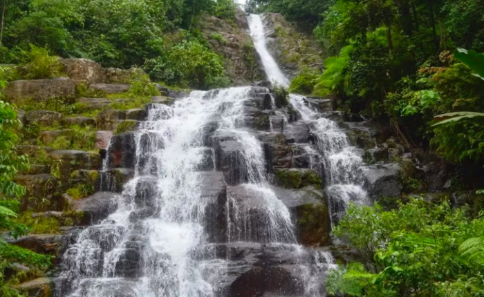 Inilah Air Terjun Lubuk Hitam di Padang yang Tengah Viral