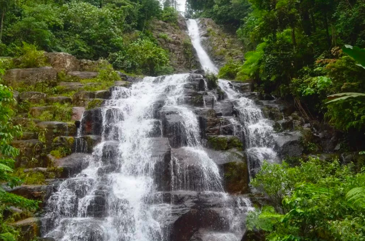Inilah Air Terjun Lubuk Hitam di Padang yang Tengah Viral
